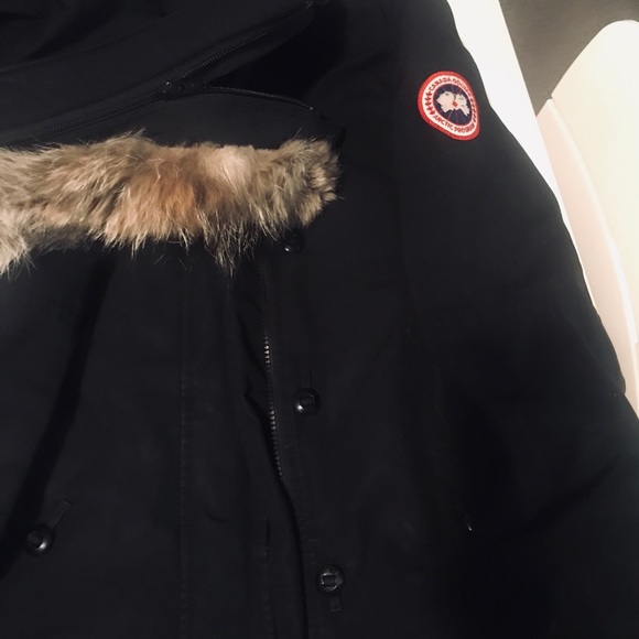 Girls ages 10-12 Canada goose - Picture 3 of 8